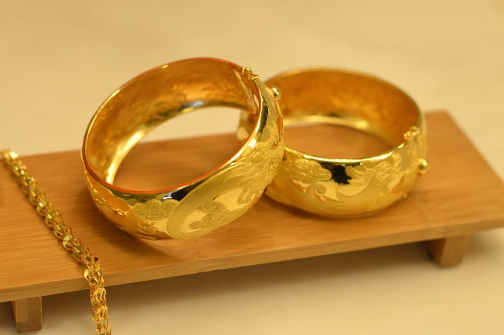 wedding, gold, gold bracelet-1808235.jpg